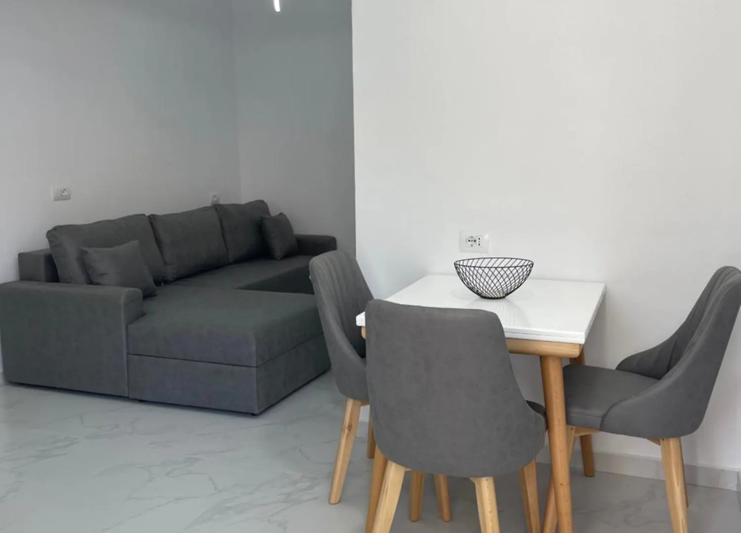 White House Dami Apartment Sarande